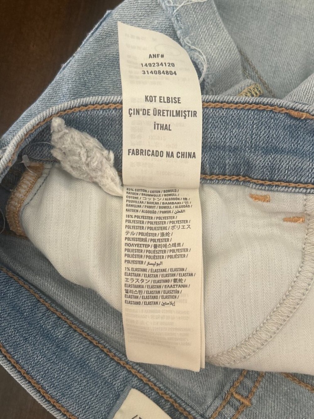 Abercrombie & Fitch Womens Distressed Light Wash Denim Shorts W27 Frayed Hem - Picture 4 of 10